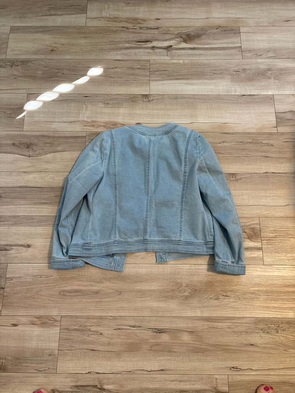 Anne Klein Jeans Collarless Light Wash Denim Jacket, Size M - Picture 4 of 4